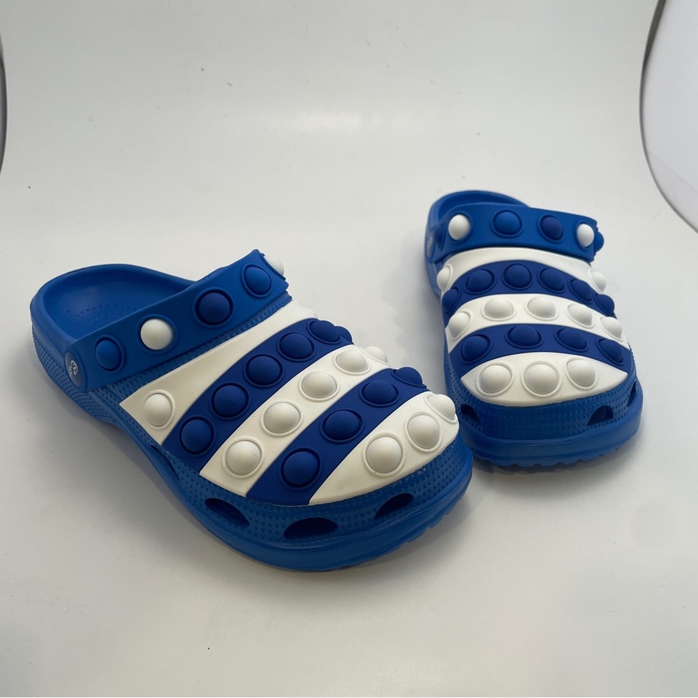 Engtoy Blue White Foam Clogs Kids Popper Playful Shoes Pop It Youth‎ Size 4 US